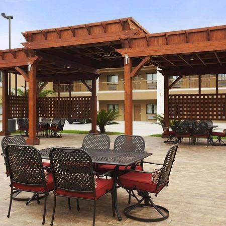 Days Inn & Suites By Wyndham Houston North-Spring Westfield Zewnętrze zdjęcie