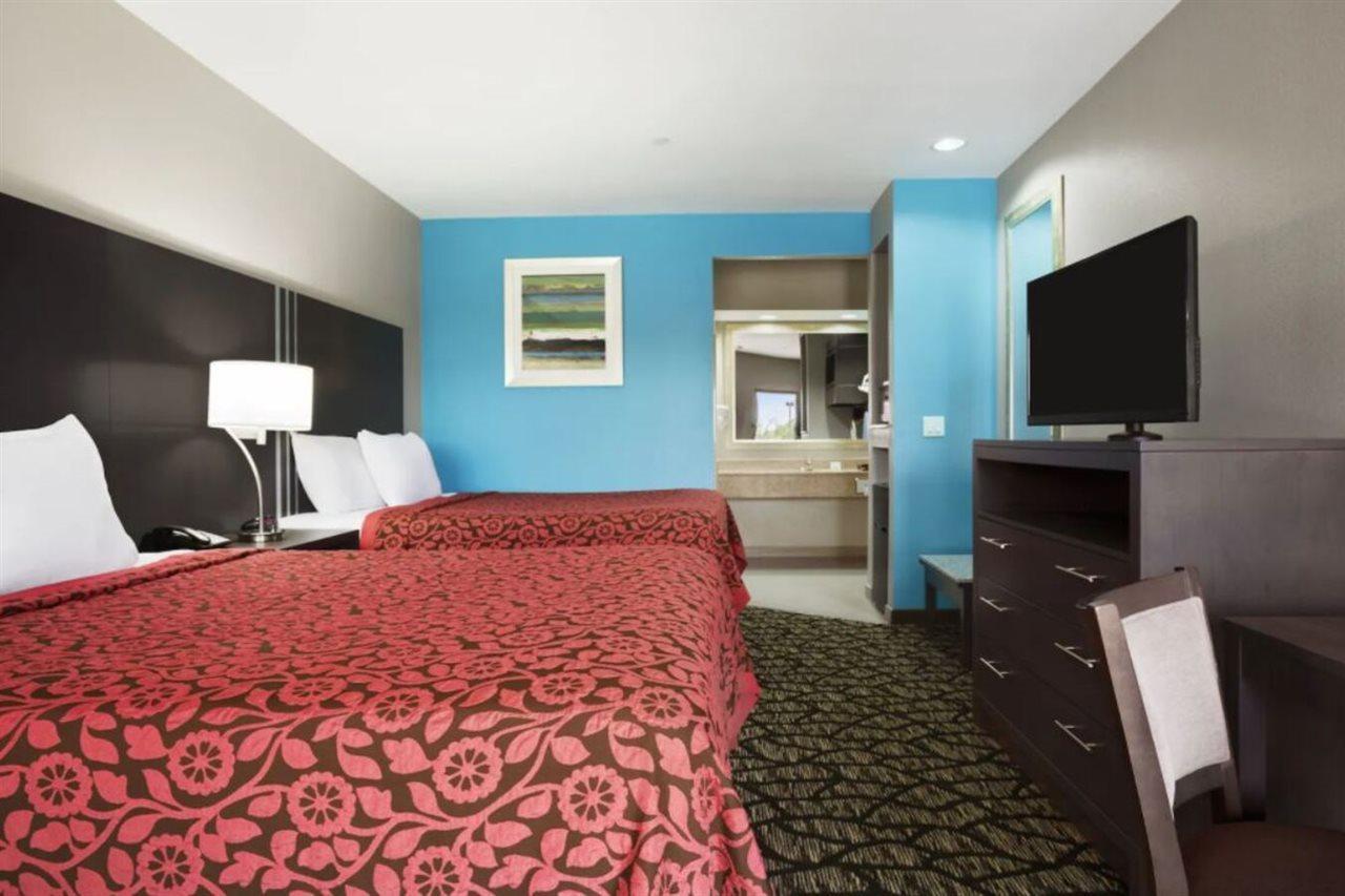 Days Inn & Suites By Wyndham Houston North-Spring Westfield Zewnętrze zdjęcie