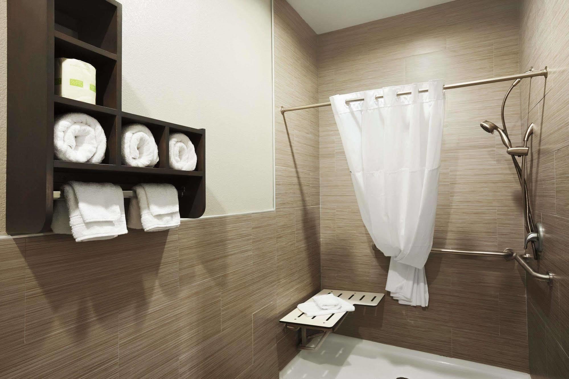 Days Inn & Suites By Wyndham Houston North-Spring Westfield Zewnętrze zdjęcie